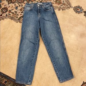 Guess high waisted blue straight leg mom jeans